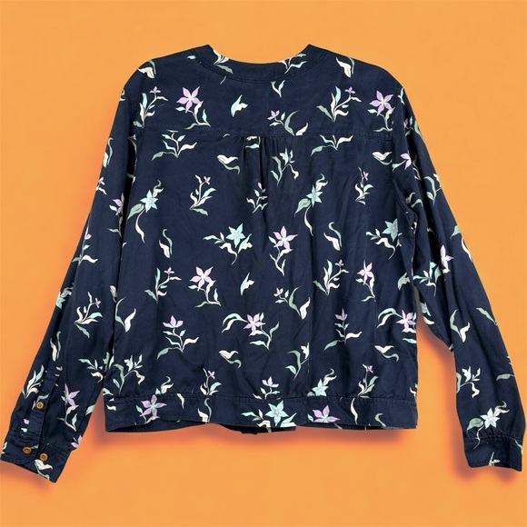 Duluth Trading Company Floral Tencel Printed Wrap Shirt Large Biodegradable Luxe - Picture 3 of 11